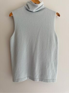 Ellen Tracy Sleeveless Turtleneck in Pale Blue